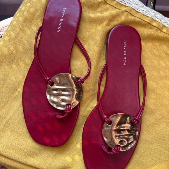 Red and Gold Patos Sandals - Picture 3 of 5